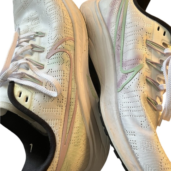 Nike Zoom athletic shoe - Picture 5 of 11